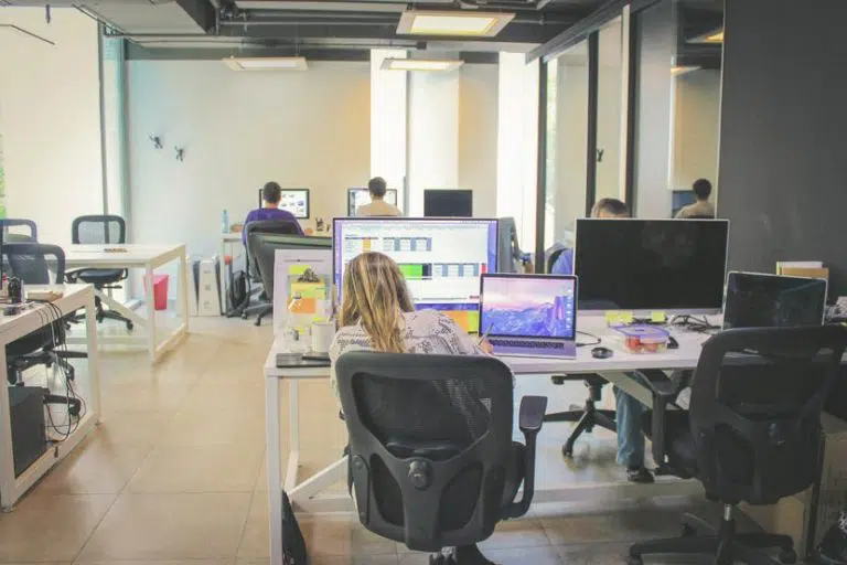 El mejor coworking: Co-Work Los Abedules – Vitacura.