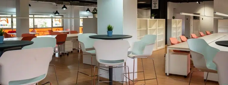 Visita Coworking Parc Central.