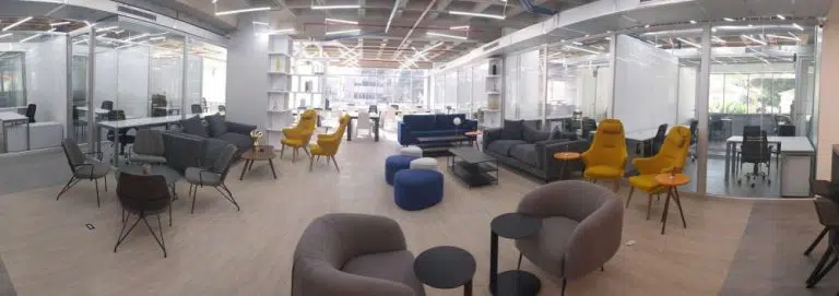 Visita Nest Coworking.